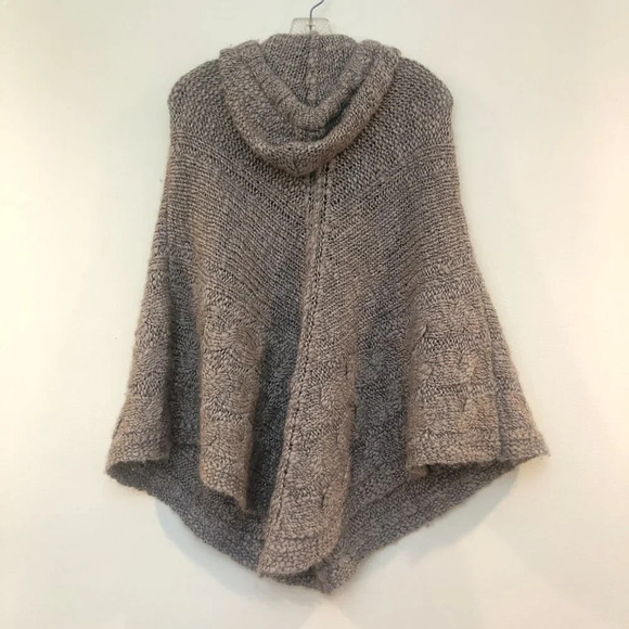 🍁LOFT Cream Knit Bohemian Poncho Sweater XS/S - Picture 5 of 7